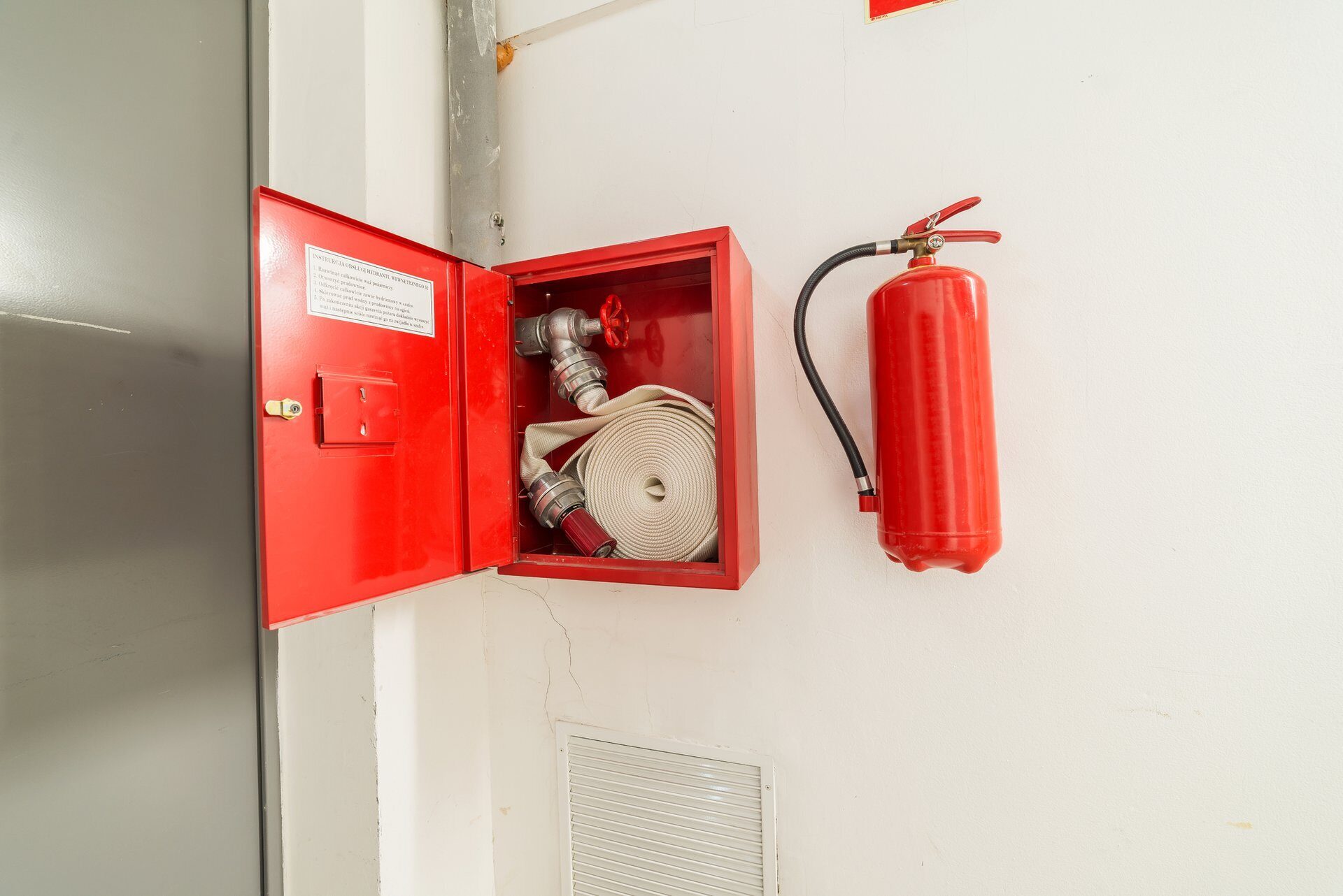 пожарный шкаф внутреннего противопожарного водопровода